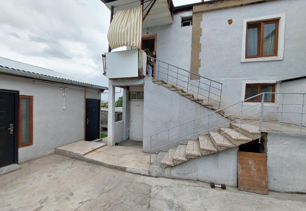 Sam'S Place, Tours With Sam Yerevan Exterior photo